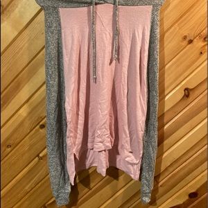 Victoria’s Secret PINK Long-sleeved Hoodie Size XS Can Fit Like A Size Large